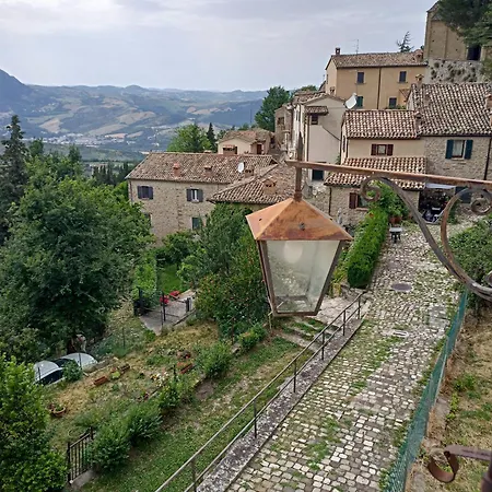 Giardino In Piazza, Casa In Pietra A *