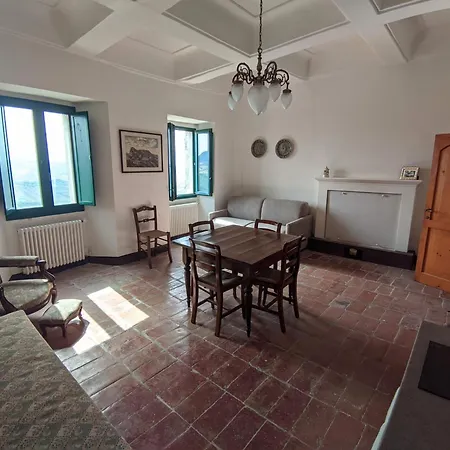 Apartment Giardino In Piazza, Casa In Pietra A *